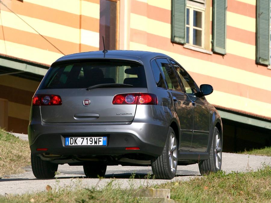  Fiat Croma 2008 года  (фото 2 из 16)